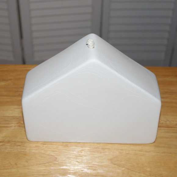 Porcelain Nativity - Picture 2 of 3